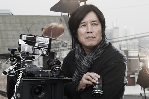 Lee Chang-dong adaptará un texto de Haruki Murakami