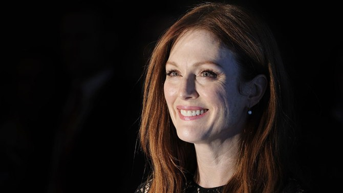 Noticias: Julianne Moore protagonizará un filme inspirado en la chilena «Gloria»