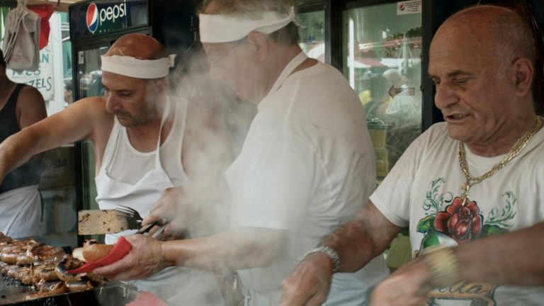 Crítica: E il cibo va, el viaje de la comida italiana (2018), de Mercedes Córdova