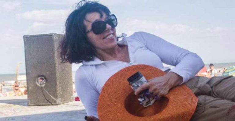 Entrevista a Mercedes Farriols, directora de “Contrastes: Extirpando máscaras”