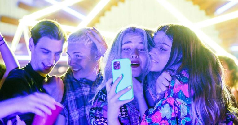 Flow estrena «Último Primer Día», su nueva serie original